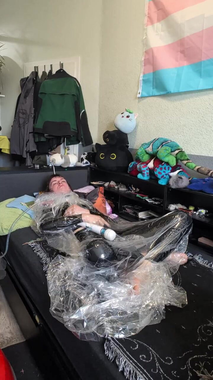 AJ_the_catgirl: Vacum Selfbondage Expirement
