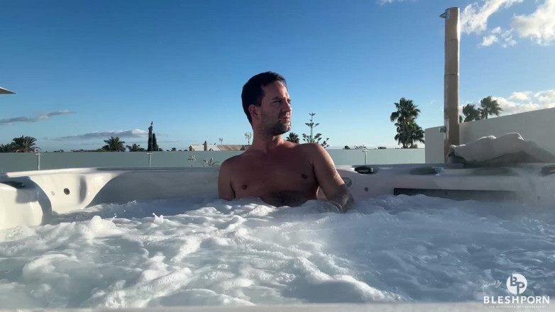 bleshporn: Pool Time Show Nudity