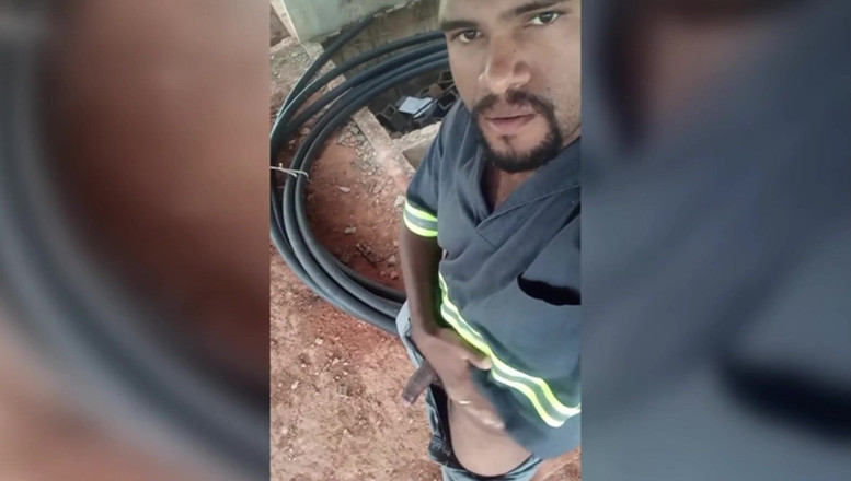 TheBlacKHunterr: 직장에 숨겨진 자위 행위