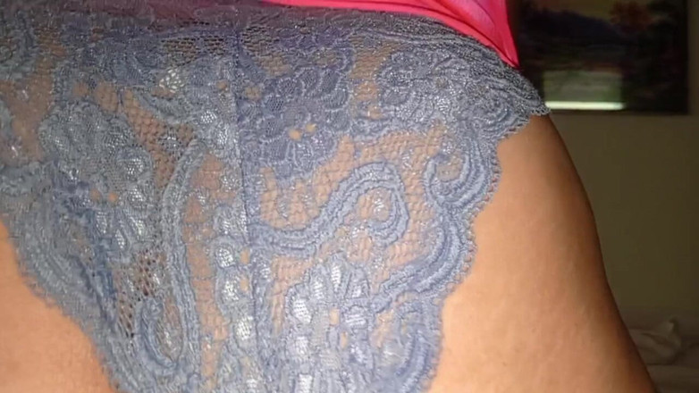 Milfta boohot: Reverse cowgirl einer reifen frau mit einem dicken hintern