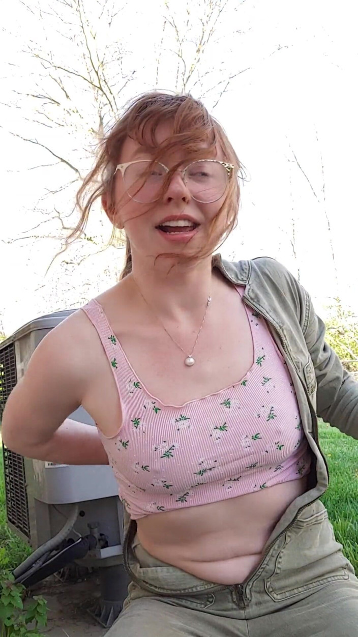 MandyFrizzle: Gardner Needs a Break