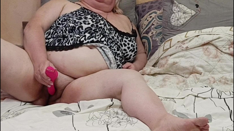 Zona901: Macecha vyzkoušela novou sexuální hračku na její kundičce