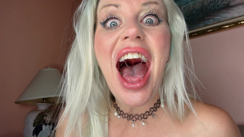 Sultry Silvea: Mama vitregă Silvea silvea te înghite ca tortul