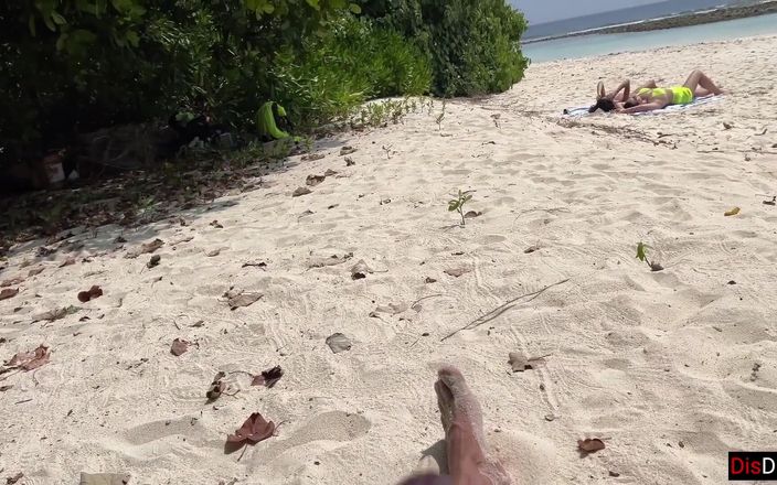 Dis Diger: Öffentliches abschleppen, stiefmutter und stieftochter am strand - Riskanter schwanz blankziehen,...
