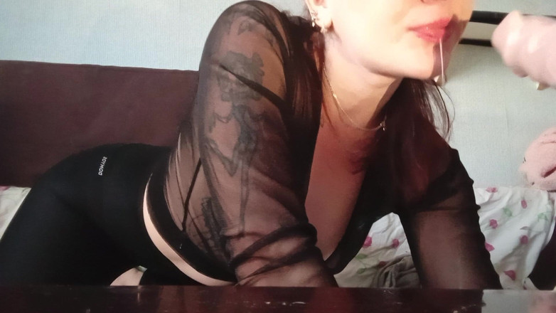 HellENXxOo: Sát nedbalé nohama v legínách