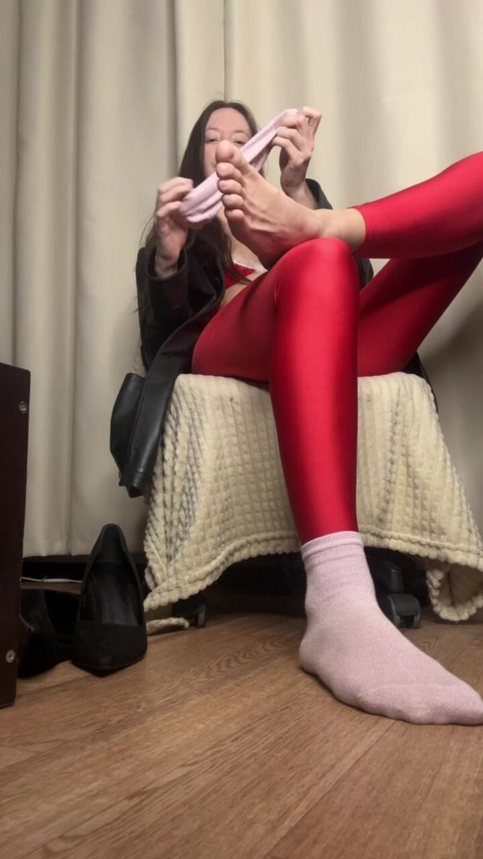 Skinny_lady69: Vdechujte moje páchnoucí ponožky