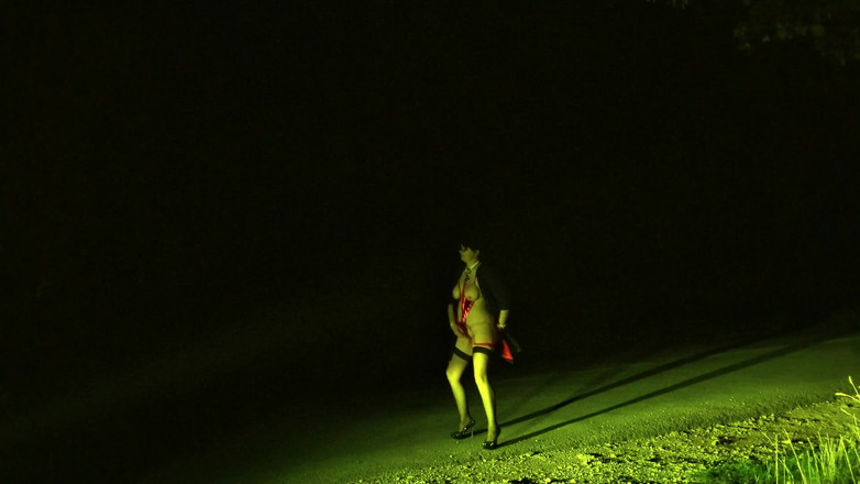 Toilet Mommy: 지배적 인 남성은 멍청한 어리석은 창녀를 돌보는 중요한 의무가 있습니다.