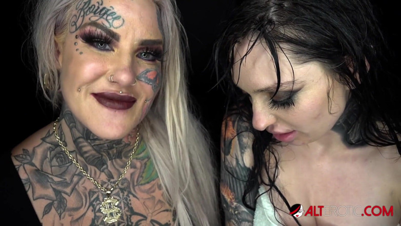 Alt Erotic: Insane lesbian action with Evilyn Ink and Misha Montana