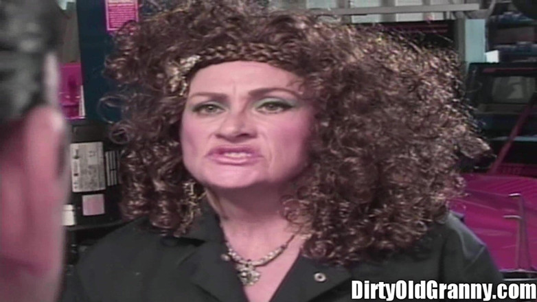 Dirty Old Granny: Бабушка с красивыми сиськами трахнула в пизду, бабушка трахнула зрелую авто шлюху!