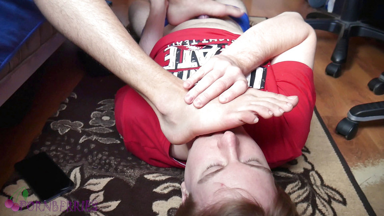 Ethan Alex: Twink-meister bringt mich zum kommen, während ich seine füße verehre