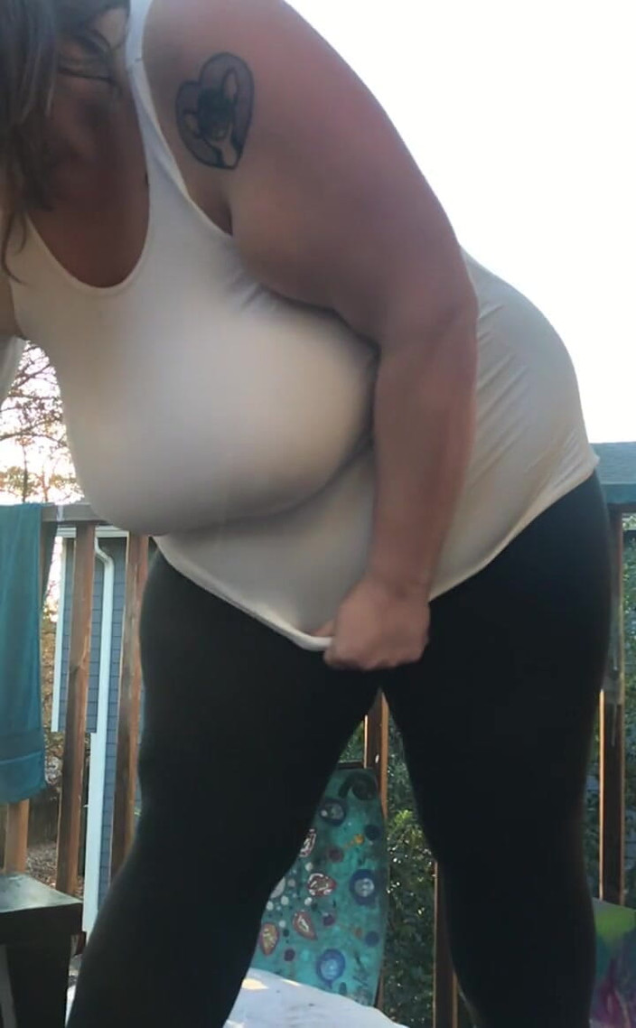 420bettyboobs: Vyzkoušejte moje nové těsné legíny