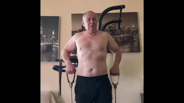 Alex Igogo: Melancap dan gim