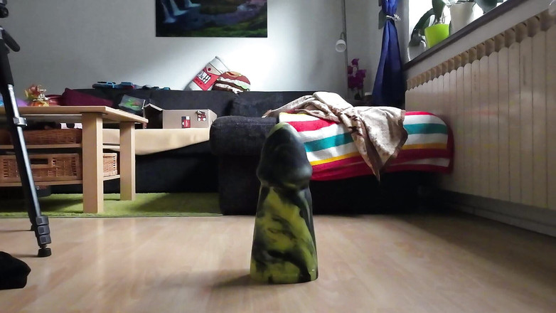 One2chris: Mariquita crossdresser monta John Thomas maestro en primer plano - enormes...