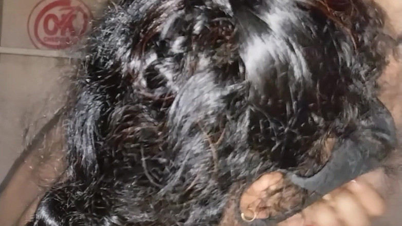 Nirman: Hintli büyük memeli yenge kocasının arkadaşıyla seks yapıyor