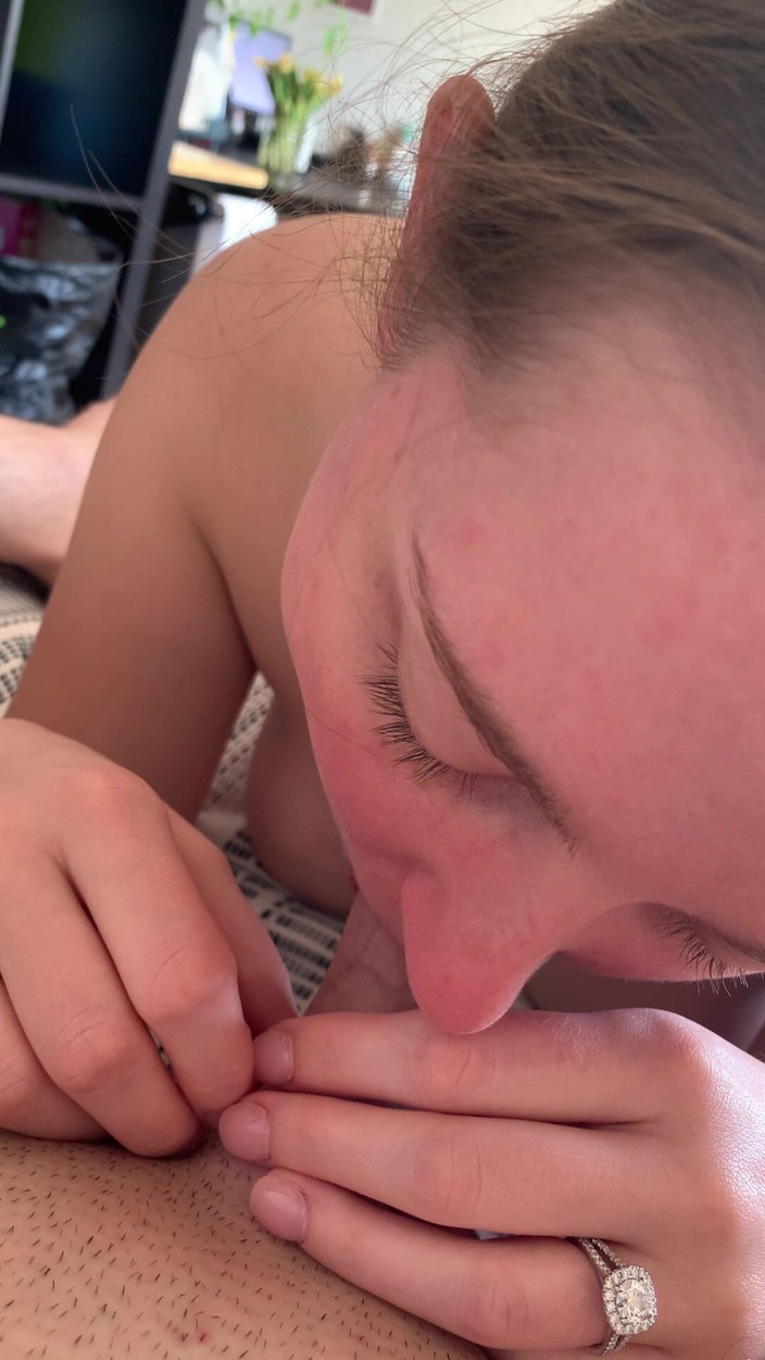 BeautfiulBJ25: Amateur Wife Loves Edging in College Dorm