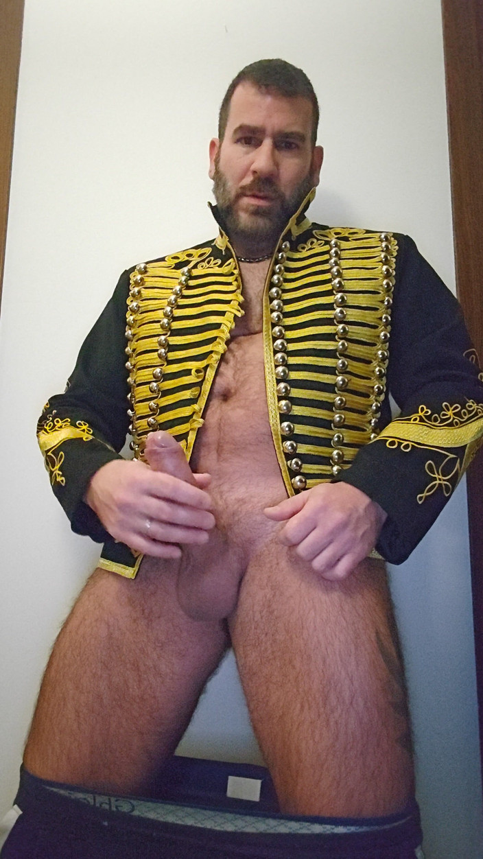 LupoNeroXL: Отчим мастурбирует огромным членом