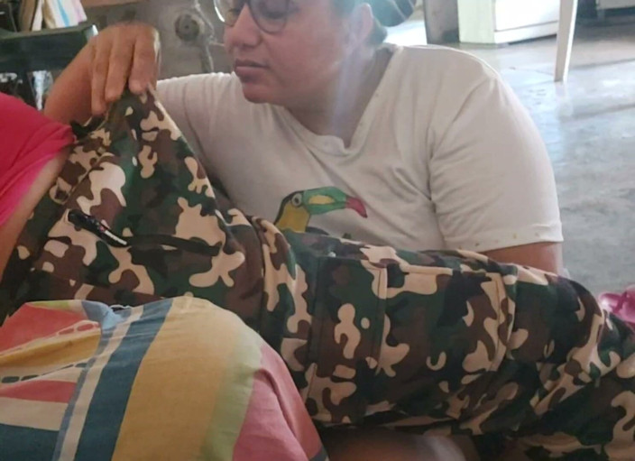 Lagocha92: Sání ptáka vojáka