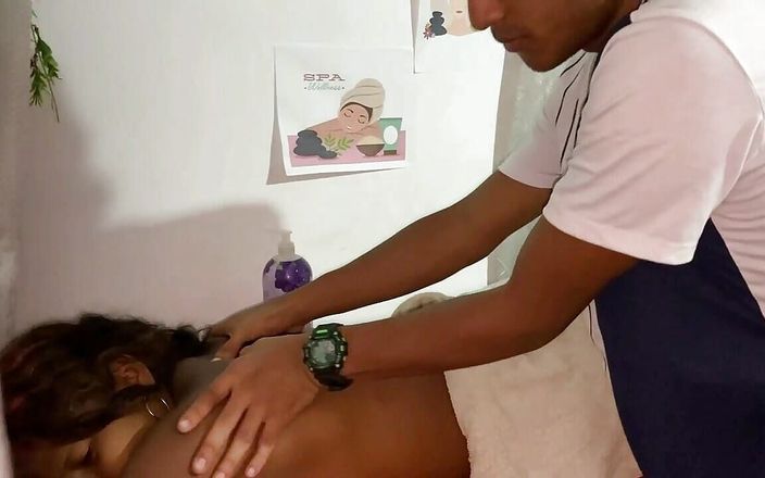 Mariaa: Šukám masérku a on skončí s výstřikem do mé těsné...