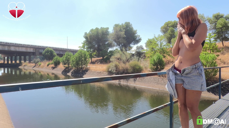 Candystart Videos: Riskante öffentliche masturbation am Fluss