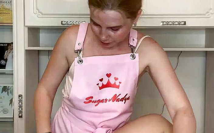 Teacher Sugar Nadya: Deep depilation lesson for a girl with a juicy body