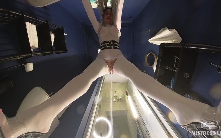 Mistress Legs: 你成了穿着白色丝袜和高跟鞋的女主人的厕所