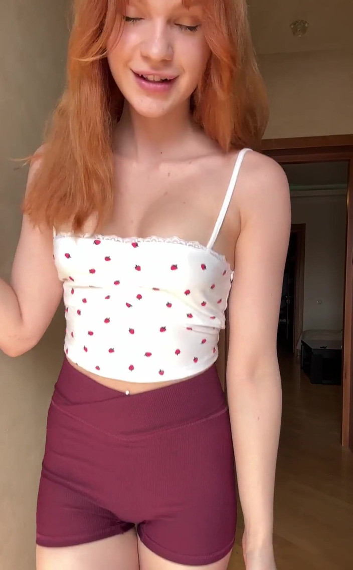 Verlonis: Aku lagi sange berat hari ini!