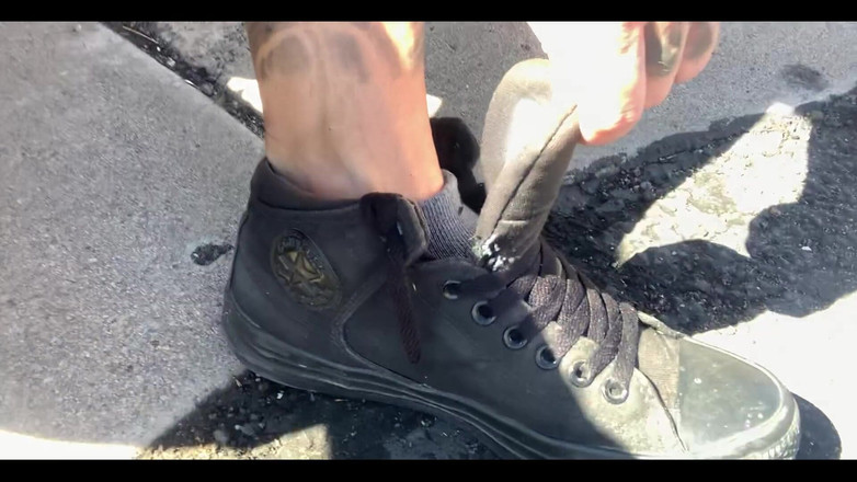 Jasons feet: Sprzedałem kolejną parę skarpetek do Soon To Be Pretty Happy...