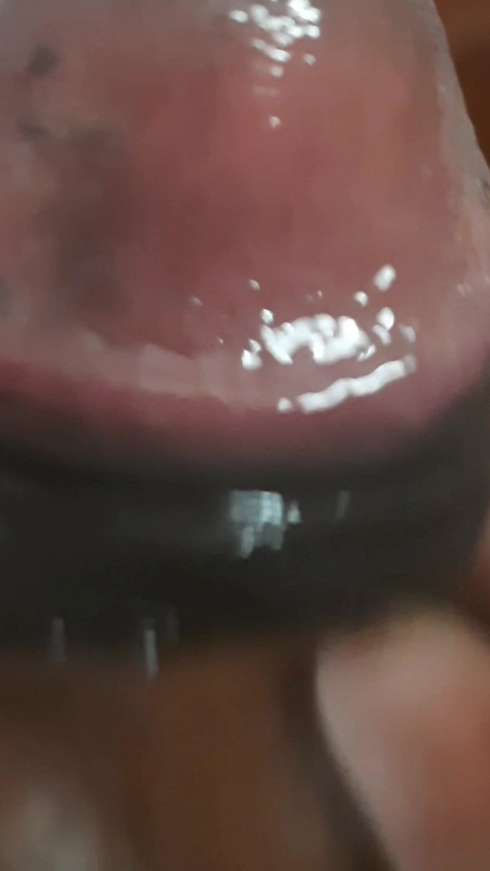 Lubina45: वह अकेले रहते हुए अपने हाथों में खुशी पा रहा है