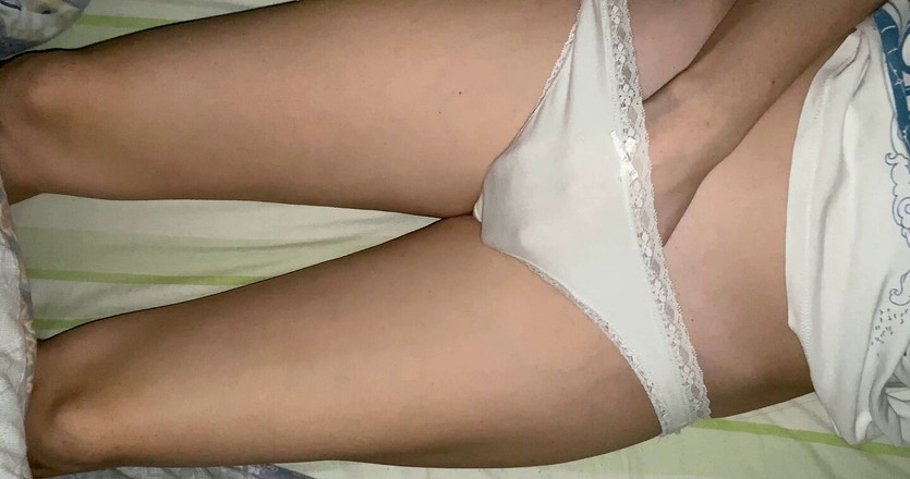 FoxyAleksa: Finger spielt mit einer kleinen muschi