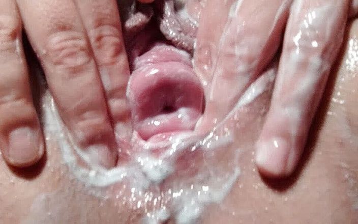 Milf Sex Queen: Lotion fetish, double fuck, bottle fuck and squirt