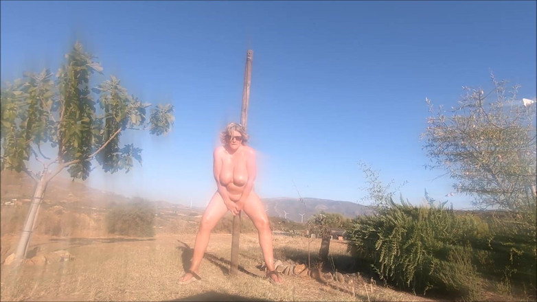 Camilla Creampie: Ejaculând în aer liber