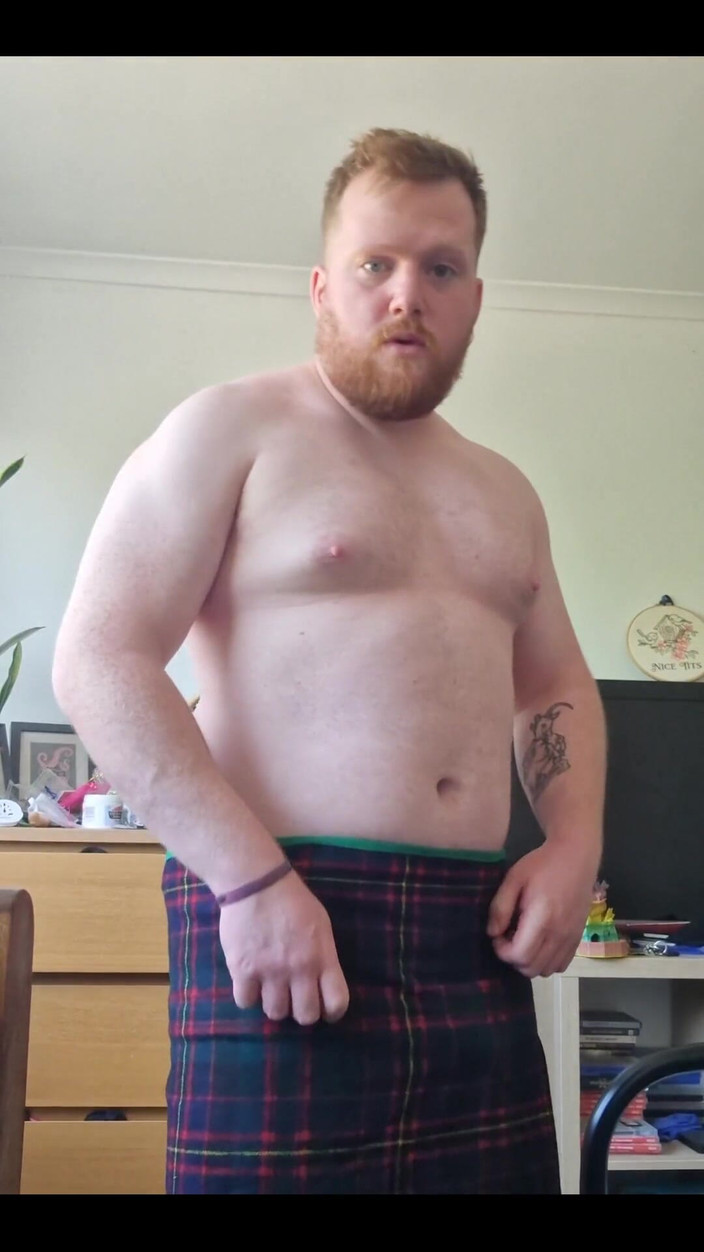 Touchstone: Hraní v mém kiltu - možná povím příběh, když jsem v...