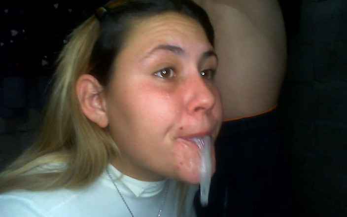 Naomi Simon: 粗暴的口交