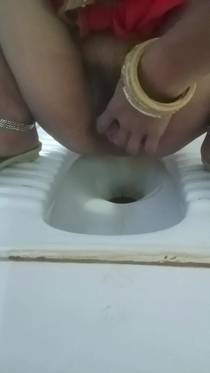 Kavita Rani: に指を入れて水を切ります