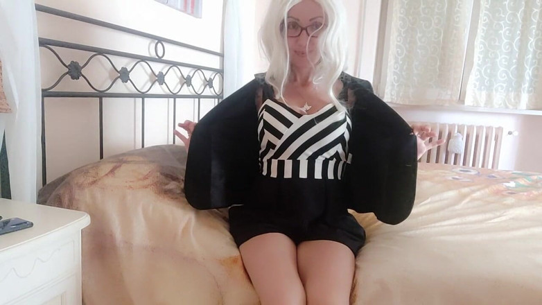savannahamatoriale: The stepmother is always elegant, yet ...