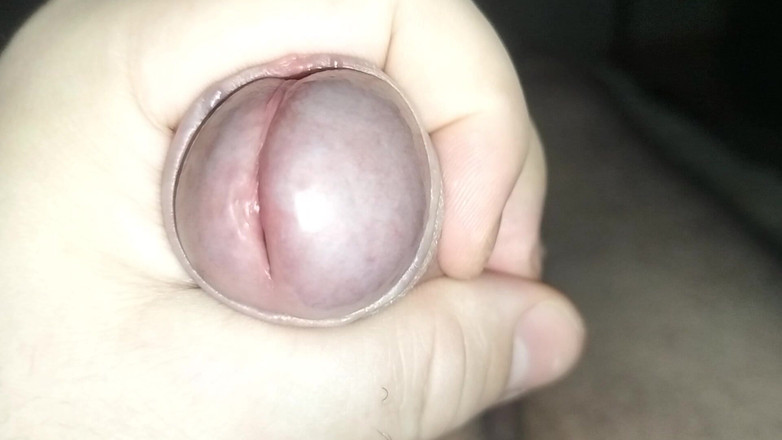 Uhri: Masturbation en gros plan, bite non circoncise et éjaculation