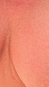 Hete naakte milf plaagt op het openbare strand