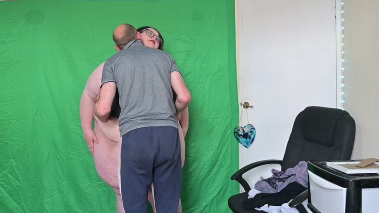 SSBBW Hunter: Menanggalkan awek montel super saiz seksi ini