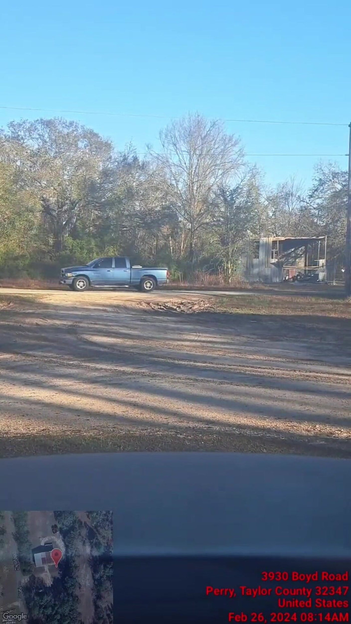 Exhib guy: Strappato camicia pubblica in piena luce del giorno