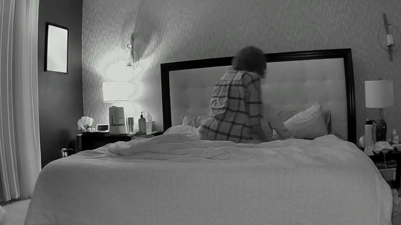 SavvyStar: У мачехи новый страпон!