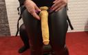 Azize Tarot: Dominatrix Azize Hindi folla mariquita con gran cinturón