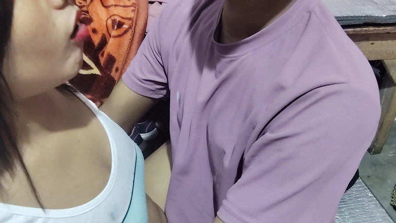 Uttar dinajpur: Fată și băiat indian Deshi Chudai Hindi Voice