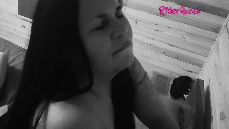 Riderqueen: Riderqueen nur für dich, Video für Fans.