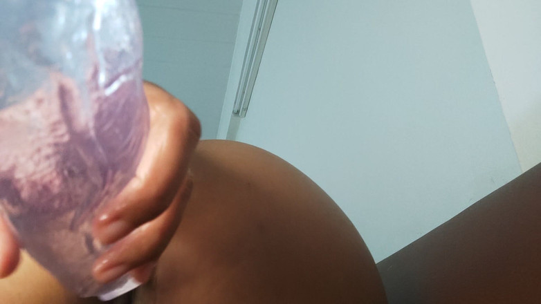 Cupcake: Pov-doggystyle mit riesigem dildo