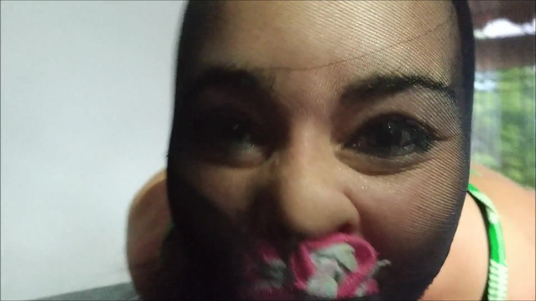 Selfgags Latina Bondage: Ciorapi cu căluș, ciorapi și umilit de mama vitregă!