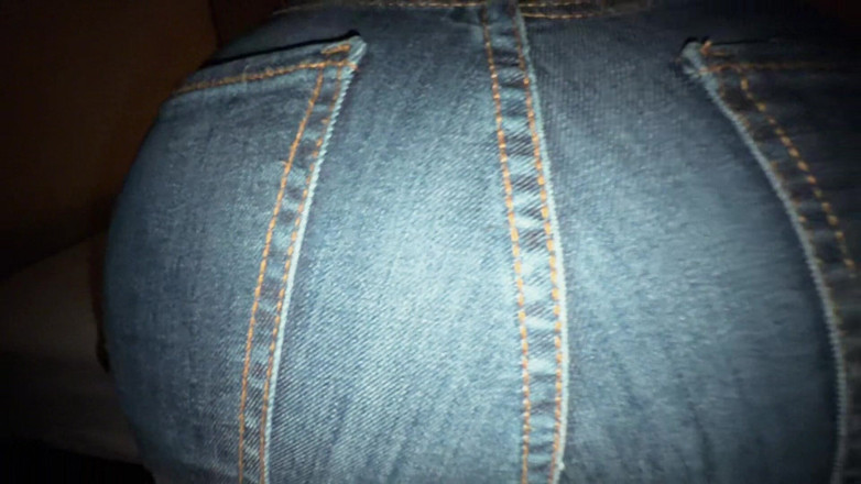 Secret Latina: Jeans apertados - transando a seco na bunda grande da minha...