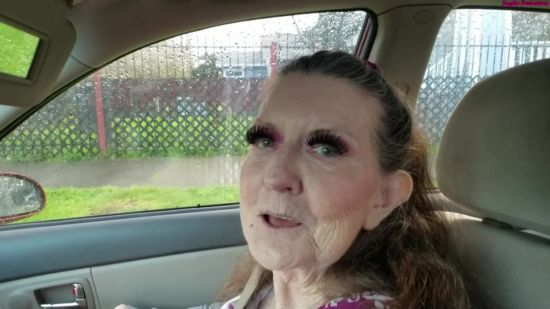 Sexy Sandra N Sir Christopher: Соло-развлечение бабушки по соседству с фантазией