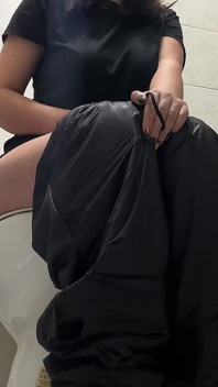 Toilet gila kentut hitam! Nipple Pops