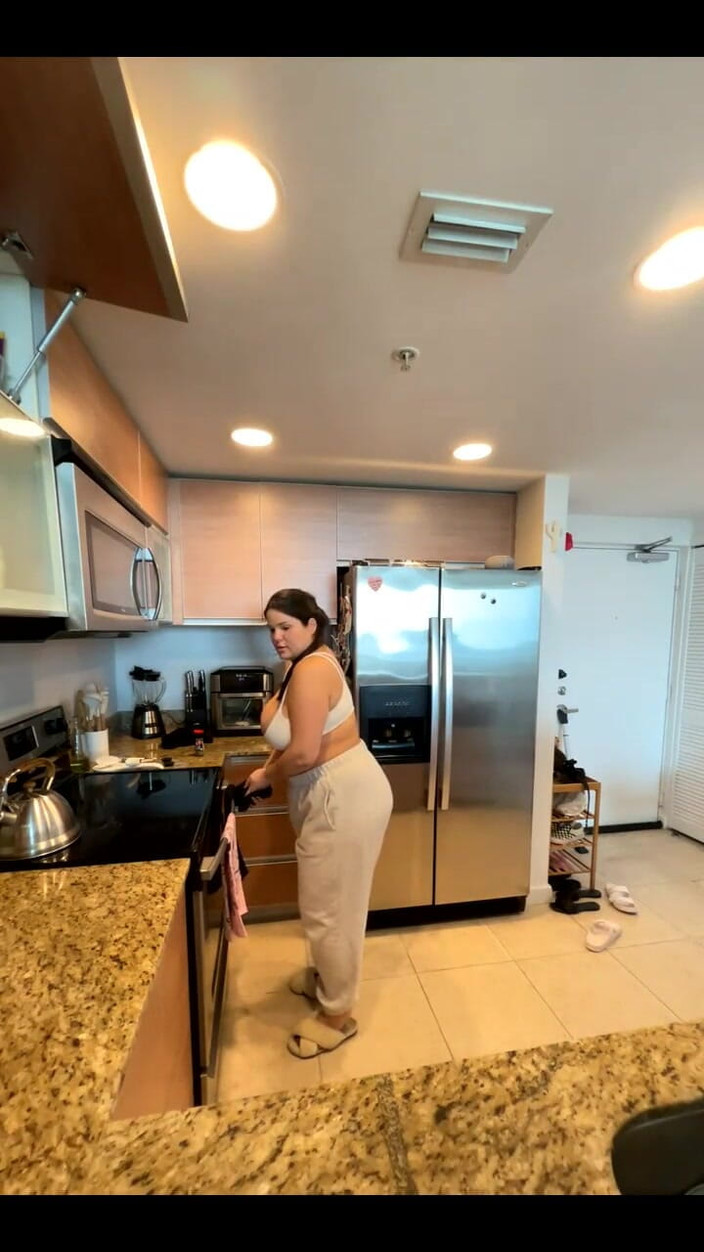 Dani Valentina: 你好，宝贝！