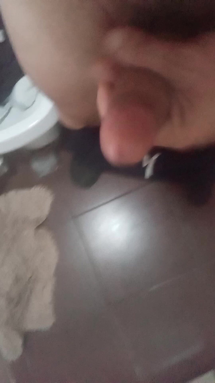 SebasMirror: 在浴室里